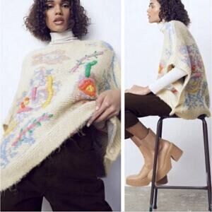 See & be seen statement poncho soft winter warm S/ M neutral 3D whimsical modern